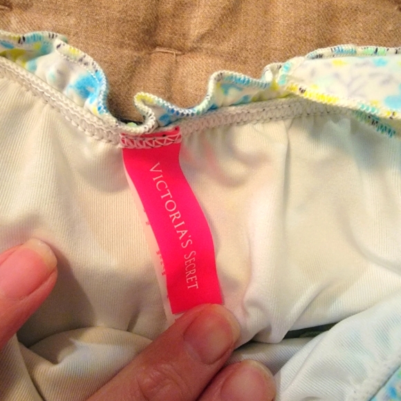 Floral Victoria's Secret Bikini- Medium - Picture 2 of 2